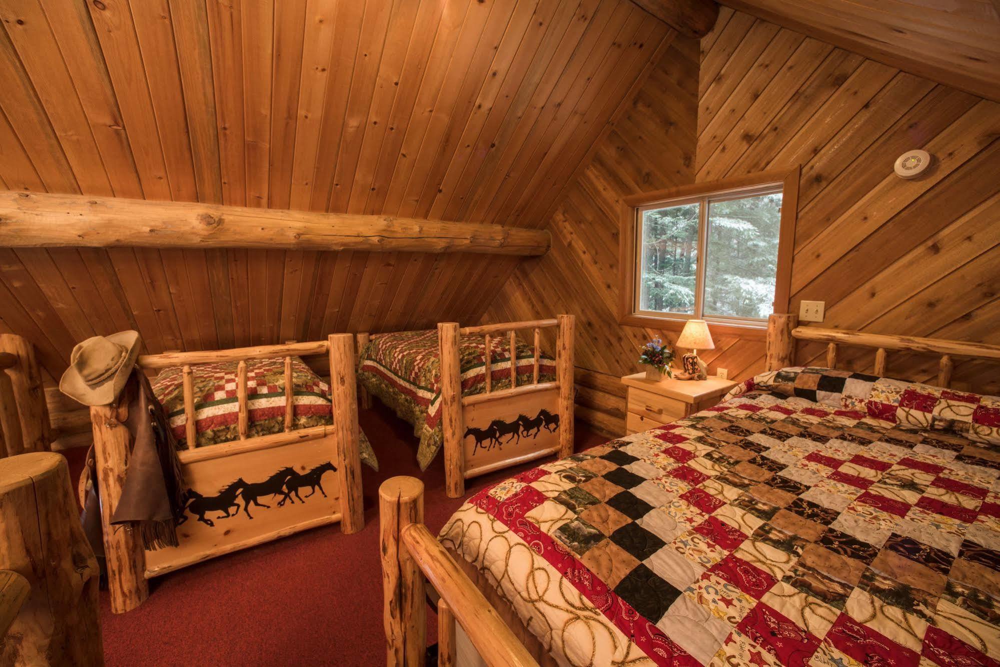 Western Pleasure Guest Ranch Sandpoint Exterior photo