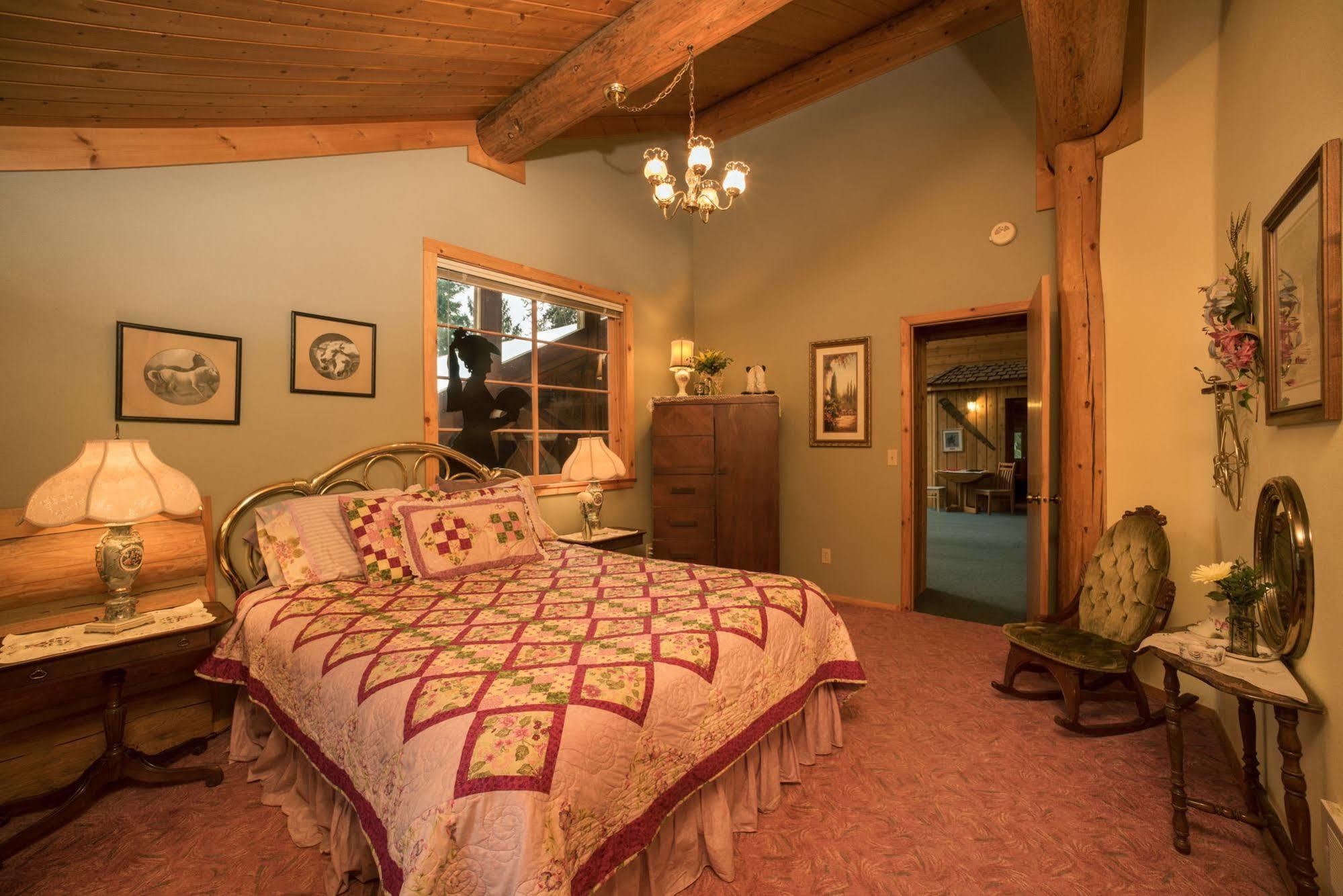 Western Pleasure Guest Ranch Sandpoint Exterior photo